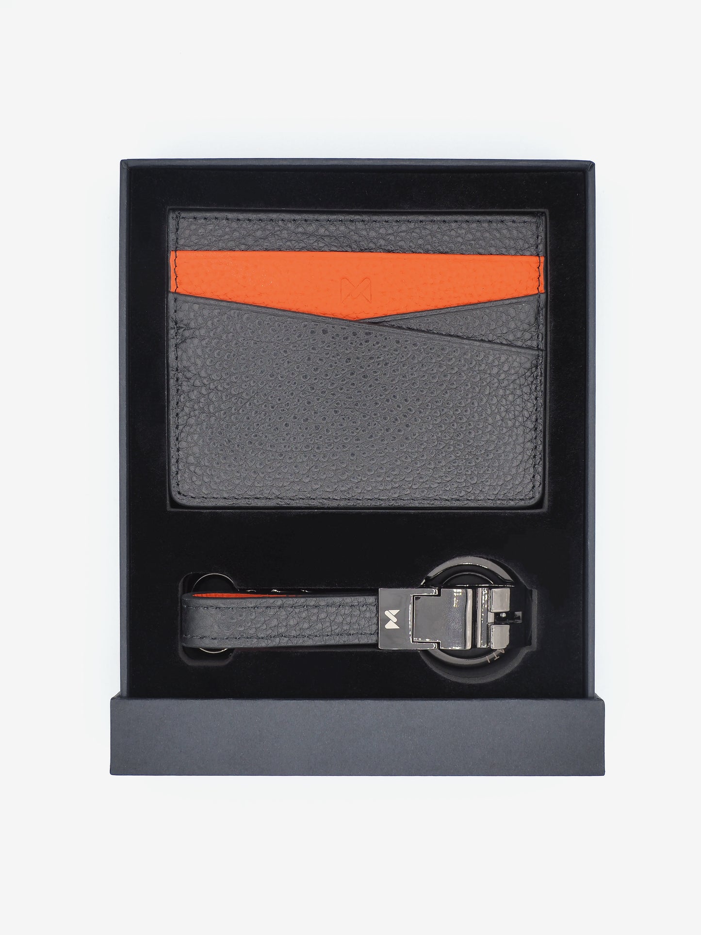 MENATI – Compact Essentials Collection - Black