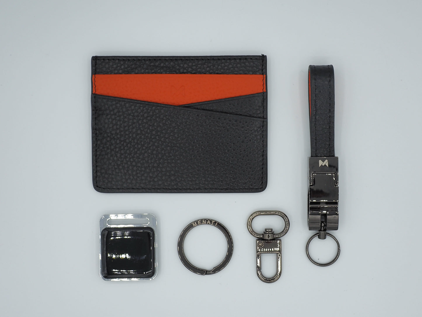 MENATI – Compact Essentials Collection - Black