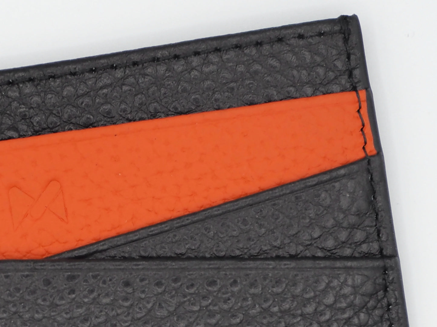 MENATI – Compact Essentials Collection - Black